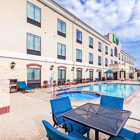 Holiday Inn Express Hotel & Suites Floresville By Ihg Exterior photo