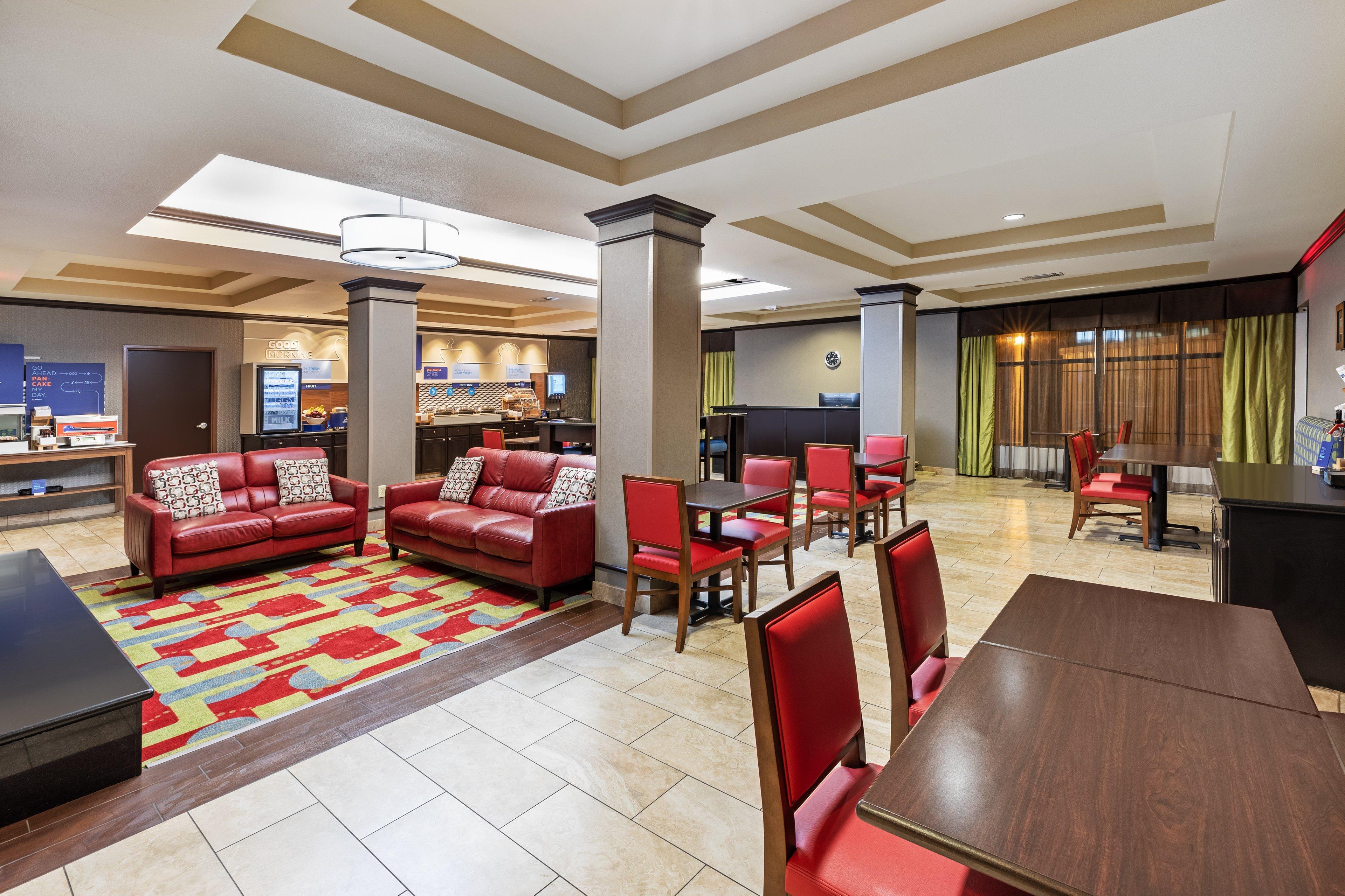 Holiday Inn Express Hotel & Suites Floresville By Ihg Exterior photo