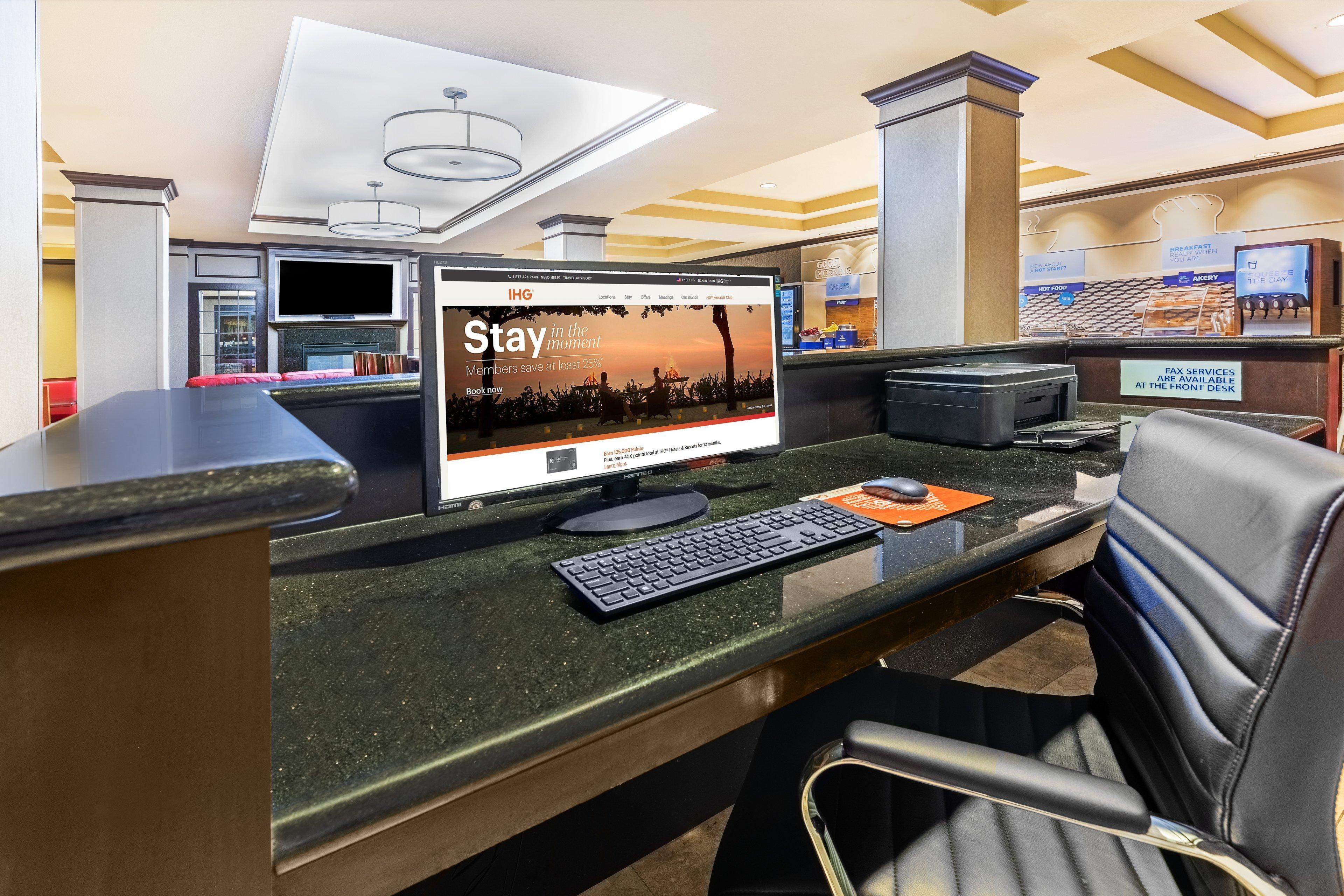 Holiday Inn Express Hotel & Suites Floresville By Ihg Exterior photo