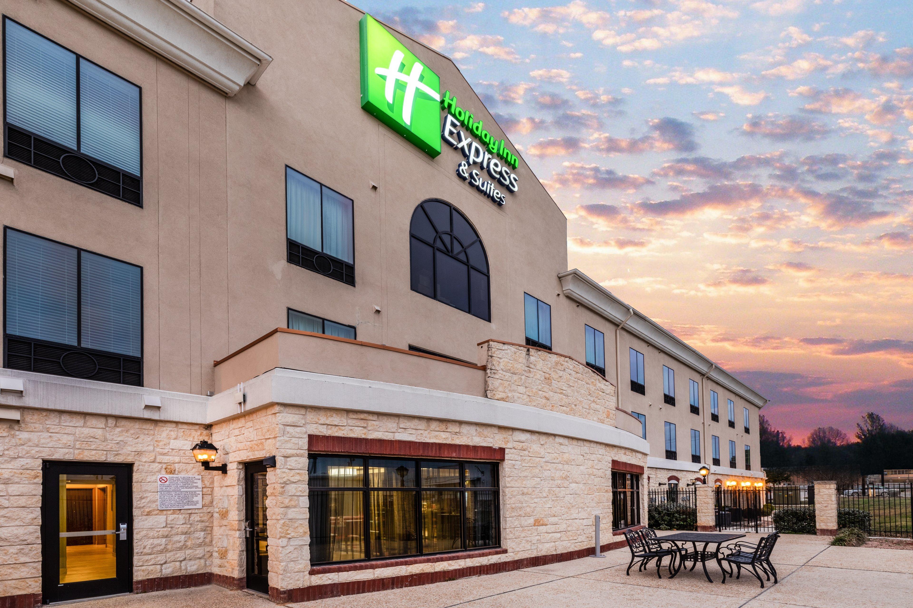 Holiday Inn Express Hotel & Suites Floresville By Ihg Exterior photo