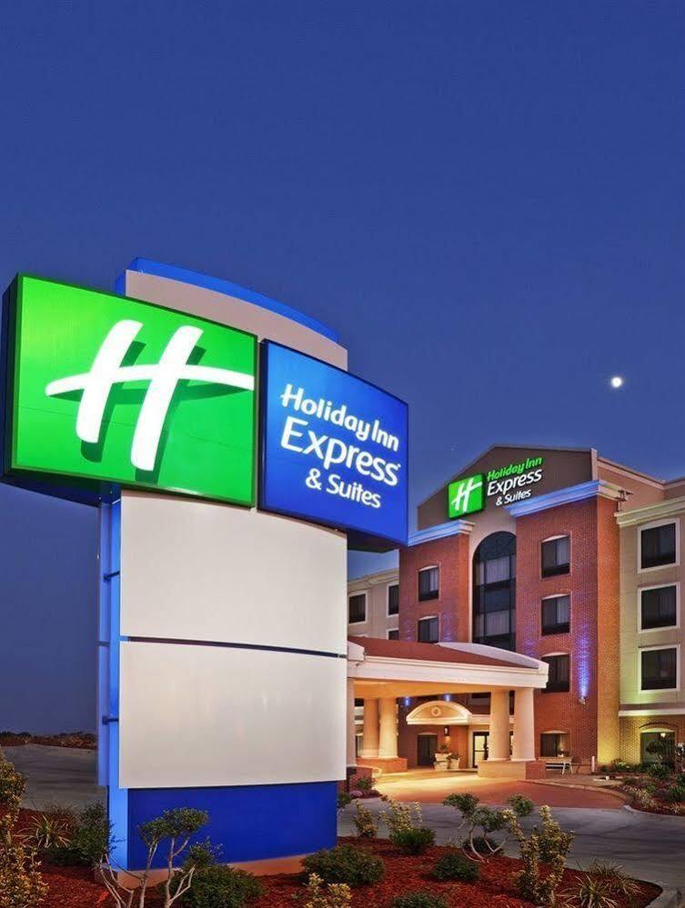 Holiday Inn Express Hotel & Suites Floresville By Ihg Exterior photo
